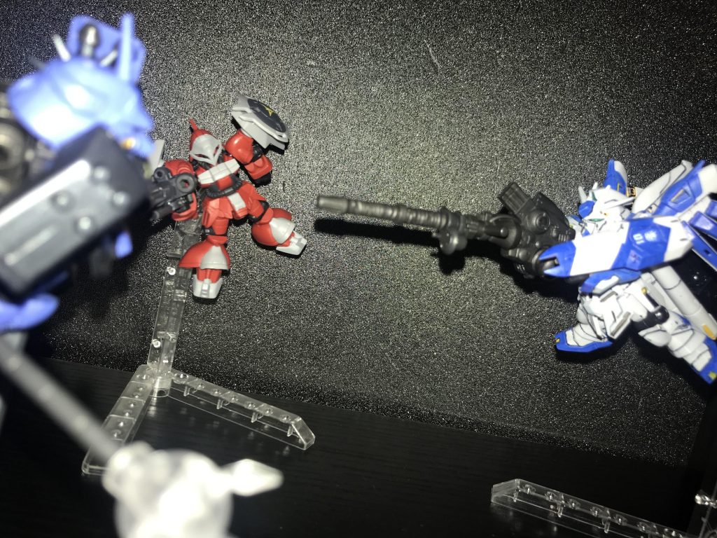 その武器は!近く行き過ぎだぞ!