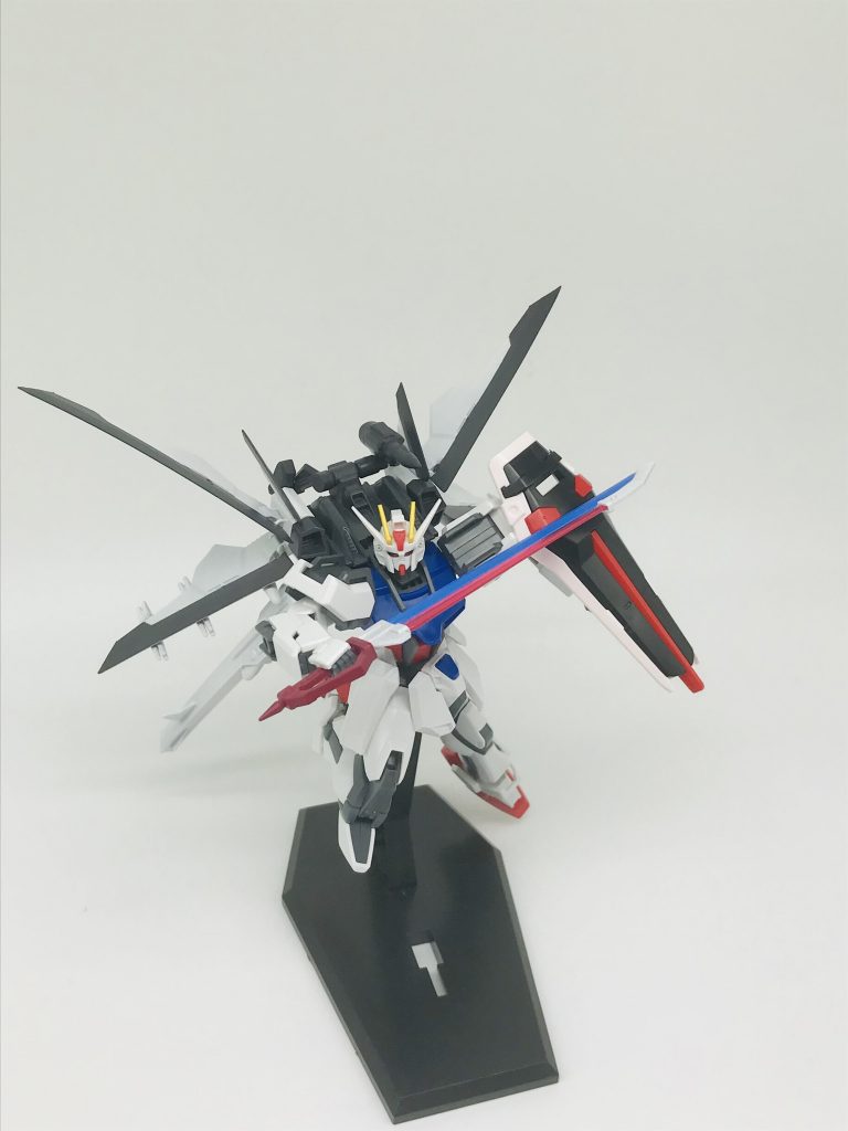 ビームエフェクトは平型のビームサーベルの刃を利用しています。