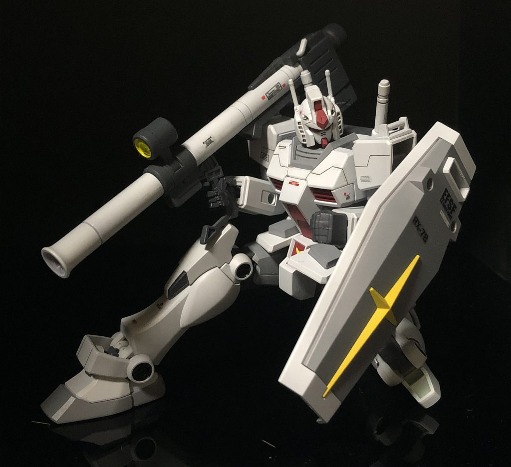 可動も大きく、ポージングもそれなりに決まります。