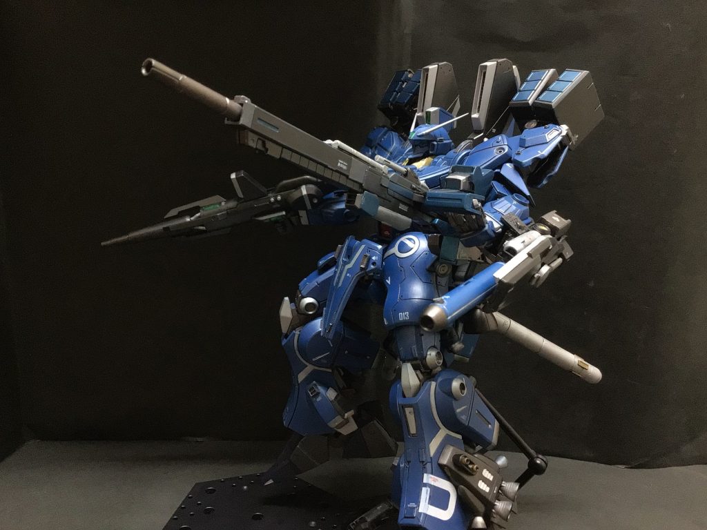 ハイメガランチャー改。取り回しが良く武器の切り替えが素早く出来るように小型化し、なおかつ火力を向上させる為ジェネレーターやエネルギータンクを増設した改造型ハイパーメガランチャーです。もちろん、オリジナル妄想武器です(*´-`)