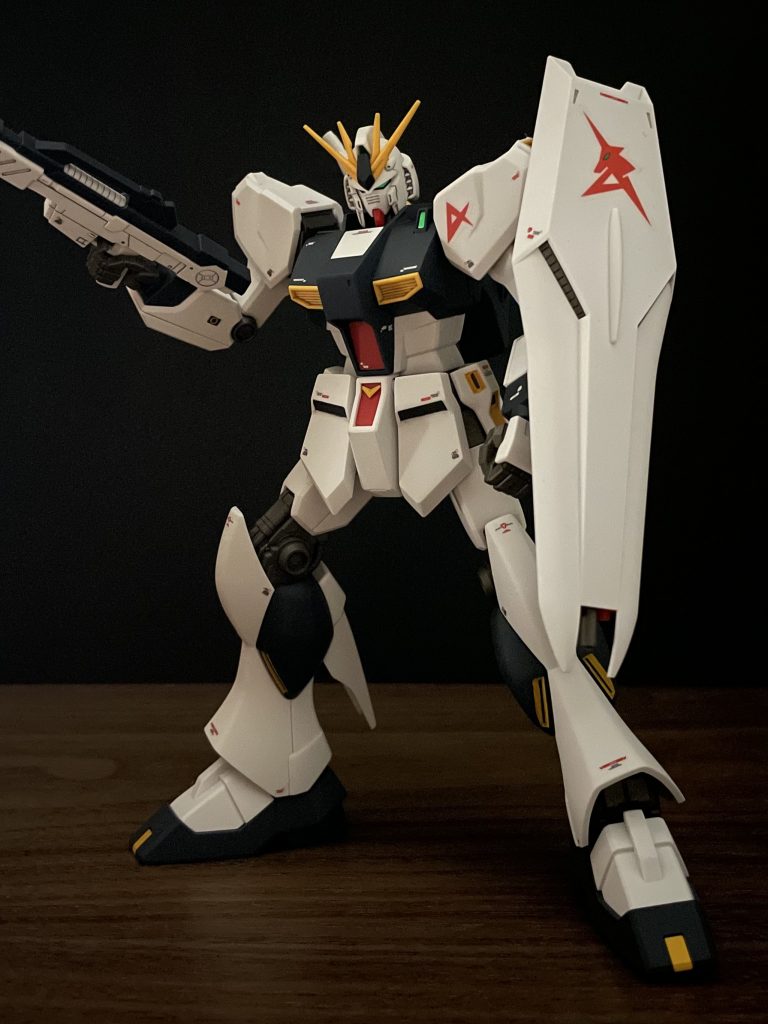 カラーリングが渋くて好きです。ファンネル無くてもカッコいい。