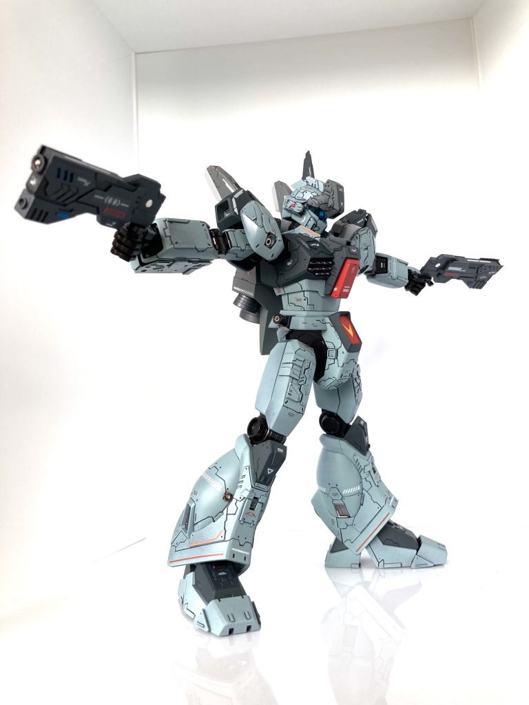 二丁拳銃でやってみたかったポーズ!ジェガンにこのポーズをさせたくて、ハンドガンを作りました!このハンドガンですが、出力調整できる設定のため取り回し、威力に優れてますw