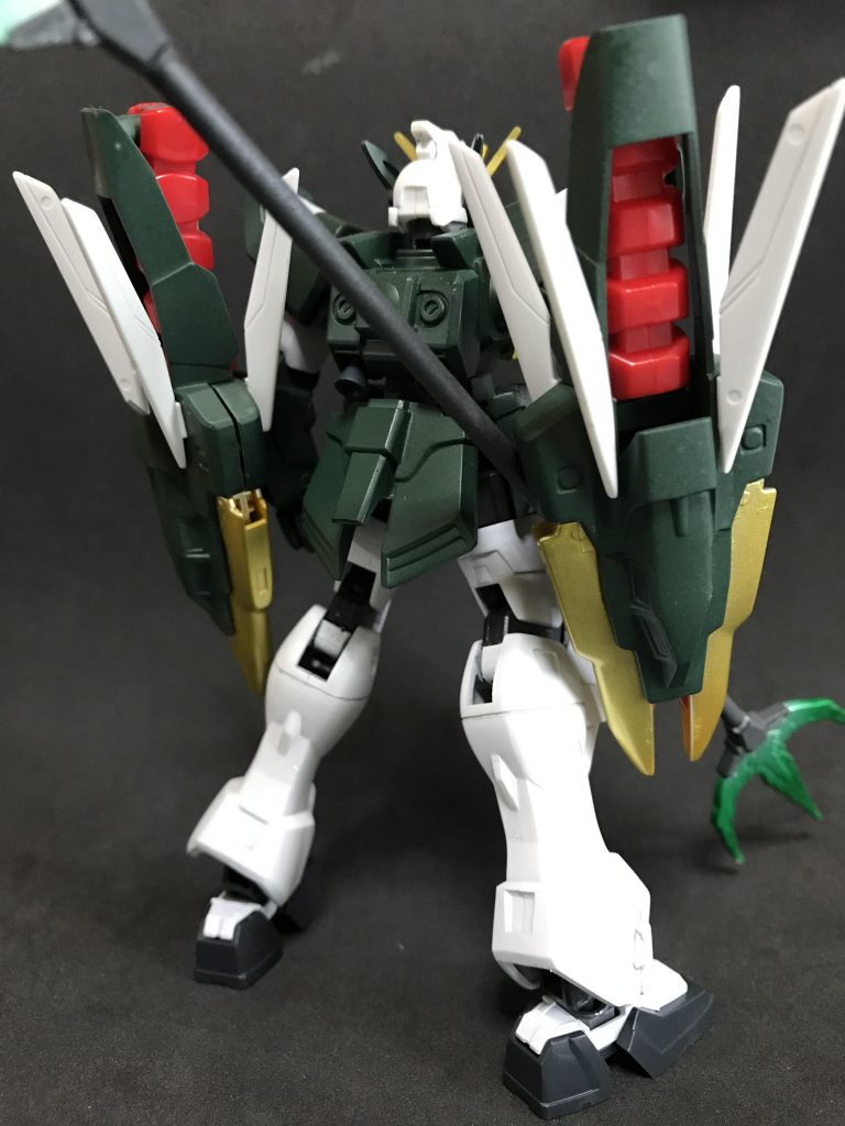 背面ドラゴンハングがめちゃくちゃデカい…