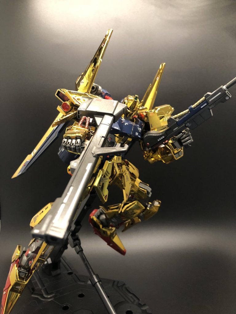 クレイ・バズーカを構えてのポージング