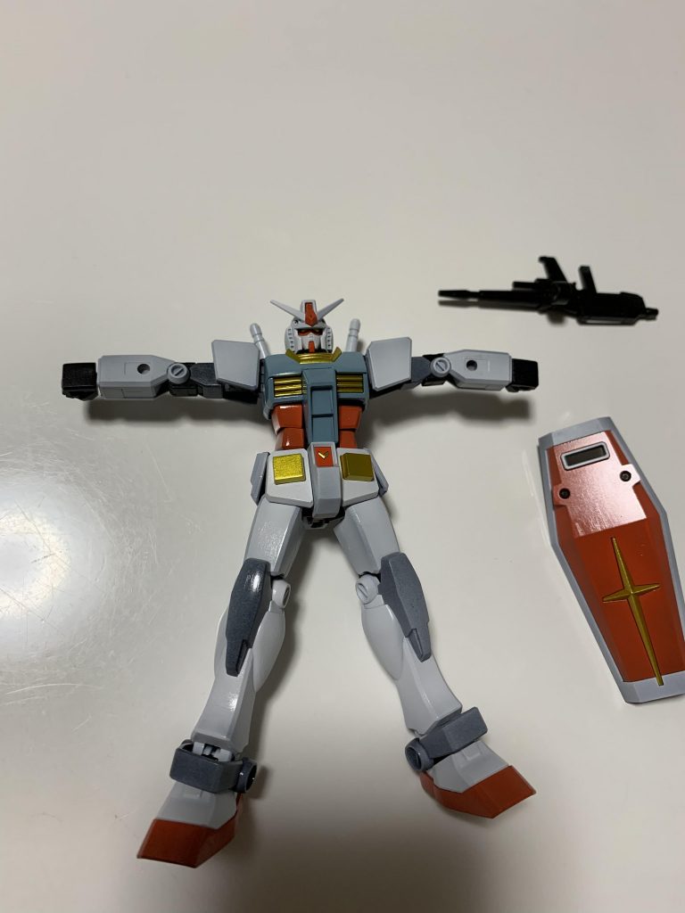 塗装して、デカール貼りとスミ入れのため光沢でテッカテカに…