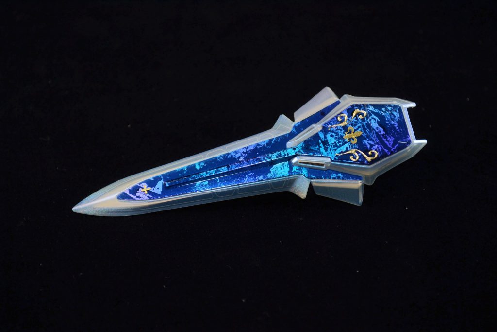 お気に入りは、シールド。グラデーションをつけたラップ塗装。