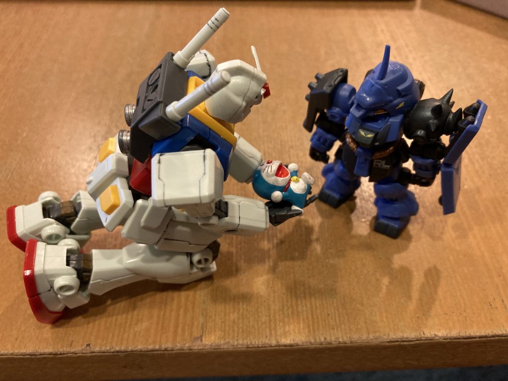 モビルスーツアンサンブルを買いました。レギン専用ギラ・ドーガでした。買って見たらわかる、これかわいいまた見つけたら買おうと思います。それではまた。