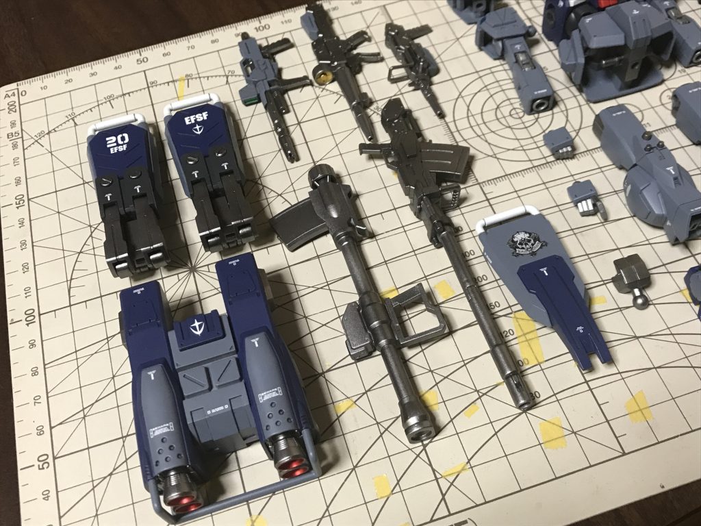 武器画像アップで。武器セットのビームライフルのデザインが新規？なのでしょうか？エネルギーパック式で格好良いものとなっており、とても好みです。