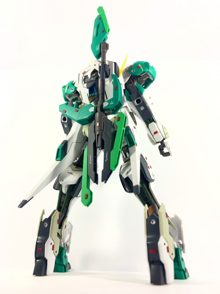 バック姿です。オリジナル武器イマジンウェポンを装備しています。