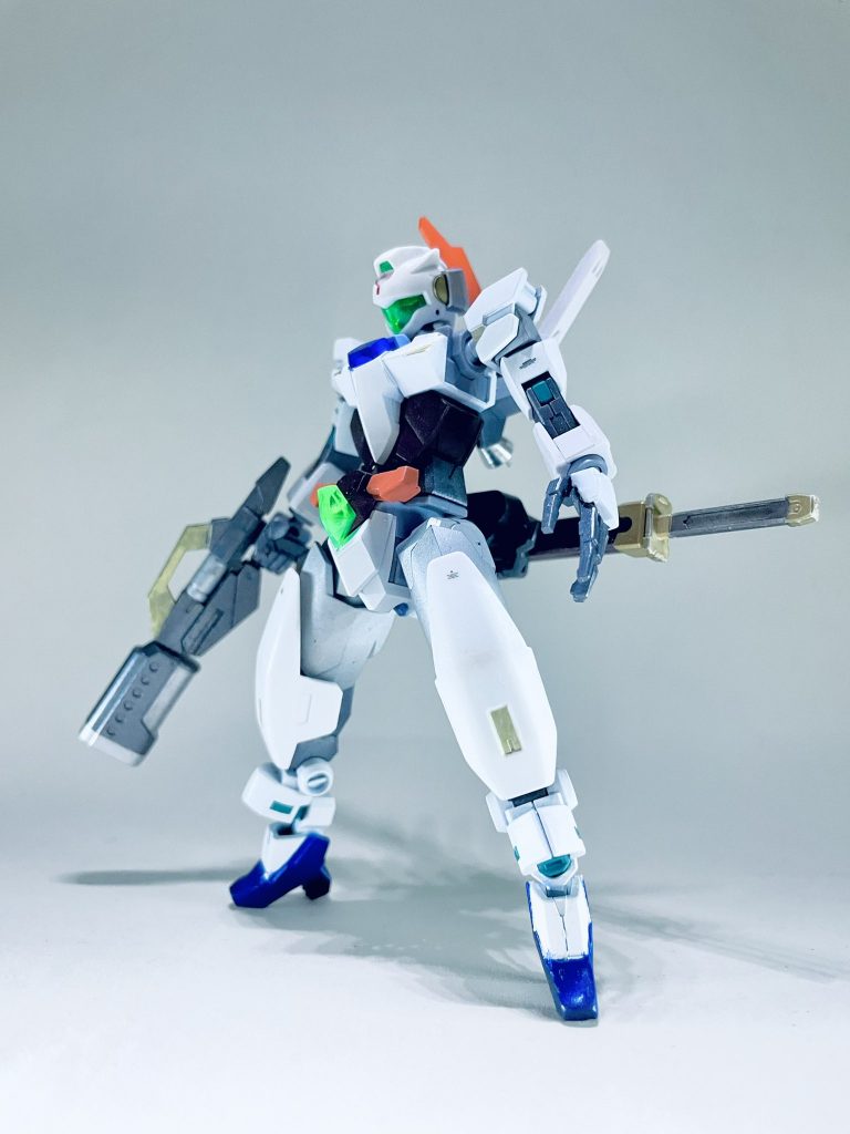 まずはノヴァ専用のコアガンダム、コアガンダム・ノヴァから。アルスが転生し、ノヴァとして生まれ変わった後にガンプラに乗るならこんな感じのガンプラに乗るだろうをコンセプトに作りました。