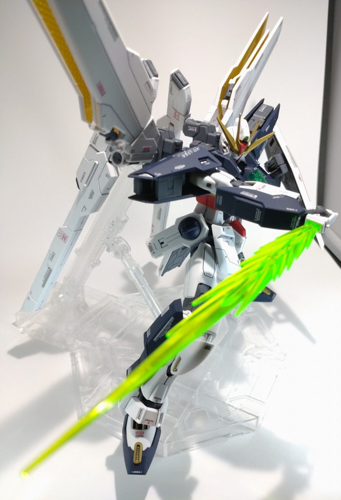 ハイパービームソード、某ゲームの勝利画面風に。