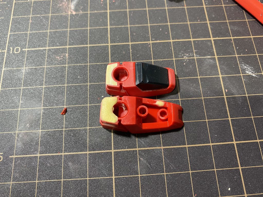 ゲタを履かせるために足は短く加工しました