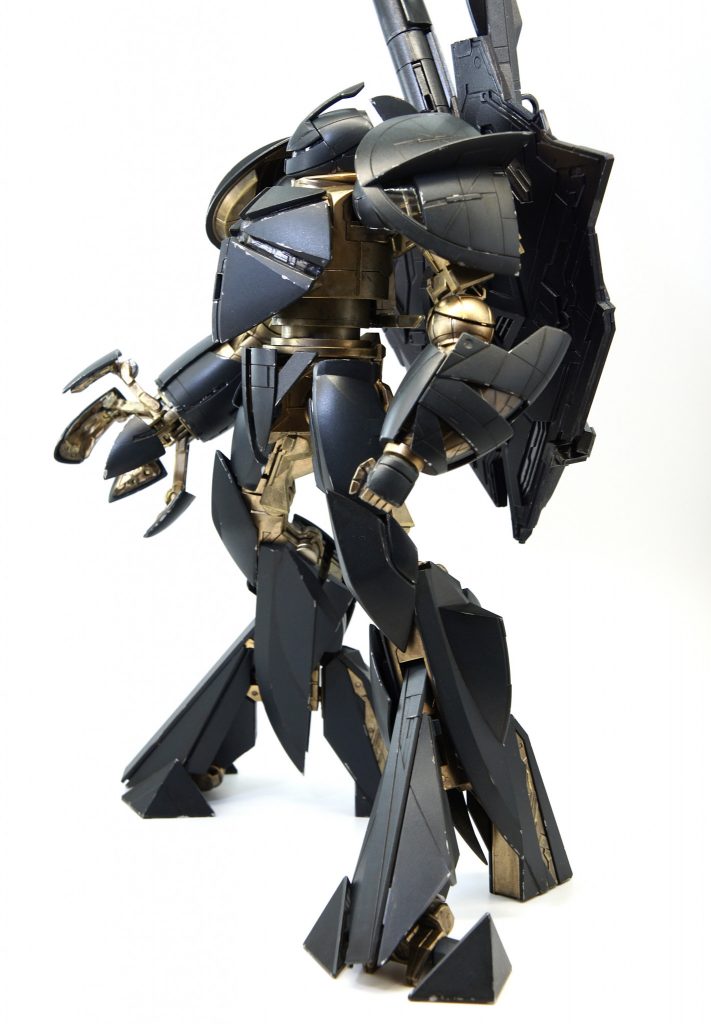 オーパーツ的な機体なので、マーキングは敢えて貼らず。でもチッピングはやってしまった。超未来の機体なのに…。