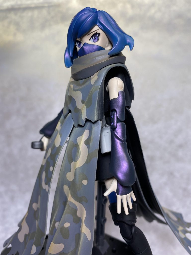 別キットのマントでよりシノビっぽく。ただ、アヤメちゃんは胸が大きく、マントがはまらなかったのでA cupくらいまで削りました。（ ;  ; ）