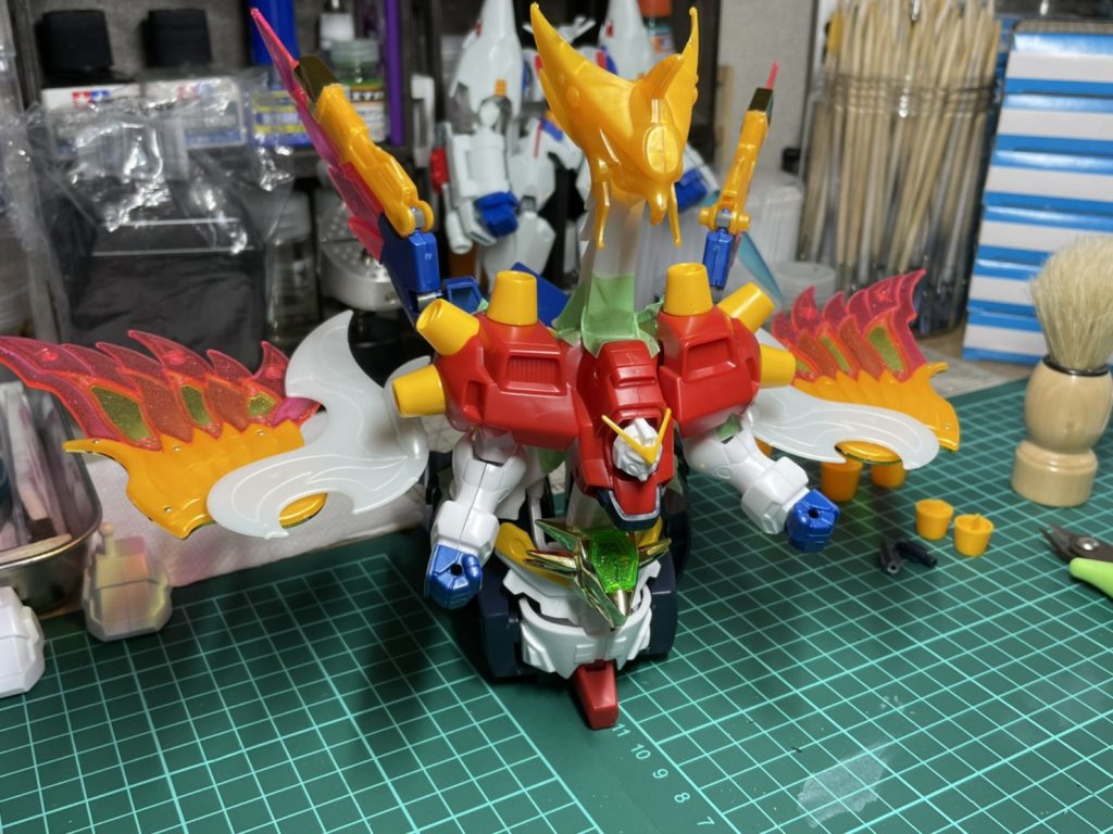 幻のガンダムヘッドモードなぜ幻かと言うと、製作中にフェイスパーツを紛失してしまったからです…つら