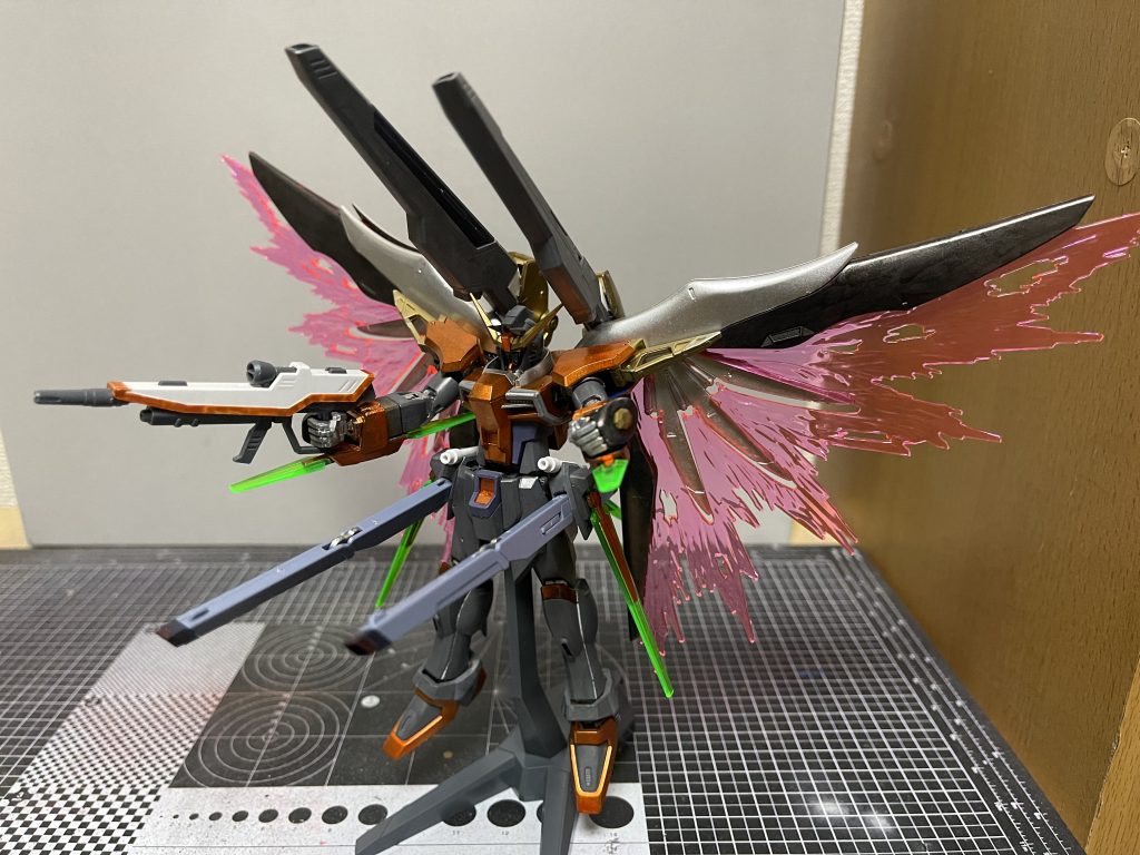 さらに、クスィフィアス、バラエーナを展開させることでフリーダムのフルバーストを再現させることができます( ̄∀ ̄)皆から「怪物」「ぶっ壊れ」「ヤベー奴」とか色々言われて恐れられるような存在になってくれればいいなと思います( ̄^ ̄)ゞ