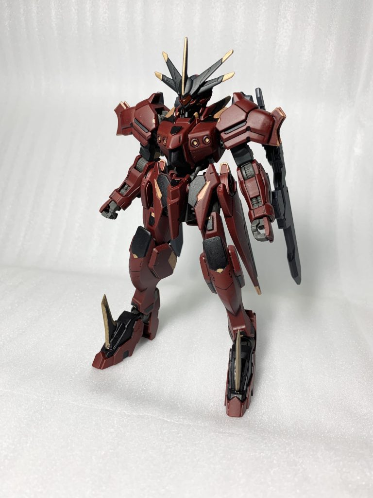 没落した元ギャラルホルン貴族が､復讐を果たす為に駆る機体という設定