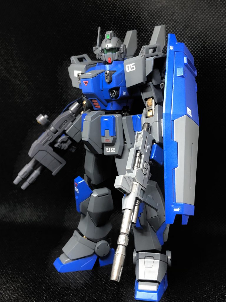 メインは充電式エアブラシで、いつもの水性塗料とガンダムマーカーエアブラシでの塗装で、細かいとこは筆塗りとガンダムマーカーです