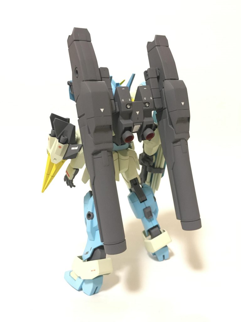 背面はシンプルにしています。ジャハナムのものにポリキャップを埋め込み、武器が接続出来る様に加工しています。