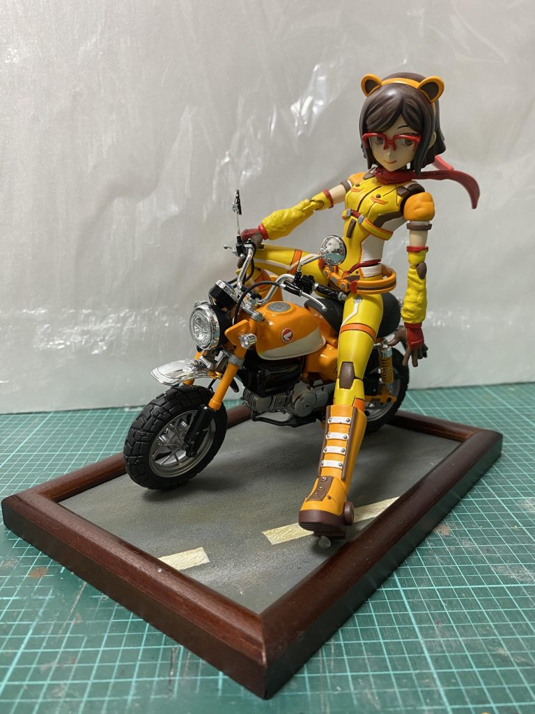 チナちゃんと車体と台座だけ完成。良いアングルだ🤩(自己満足)