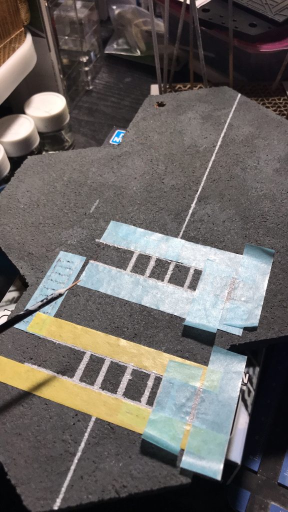 横断歩道等は1本1本手描きで。