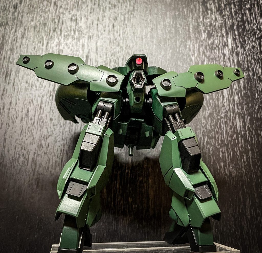 大型メガ粒子砲MA形態でのみ使用可能になる兵器。本機最大の威力を持つ。さらに四連装メガ粒子砲と同時発射する事で高い殲滅力を発揮する。