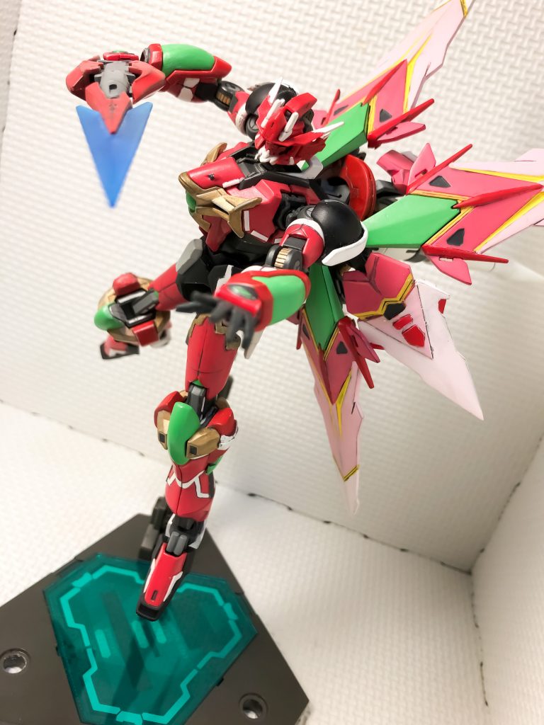 メイン武器は、シアクアンタの手持ち武器のカラバリです。刀身が綺麗な青だったので、ゼノブレイドのモナドのように、フレームを赤にしました。