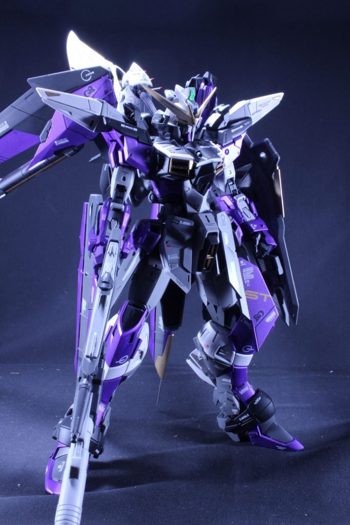 ジャスティス自体かなり細身で美しいフォルムなのに、ストックのあのデカいバックパックはどうしてもいただけなかった(｡•́ω•̀｡)今回2回目の製作でしたので、好き勝手やって本当に満足です😊