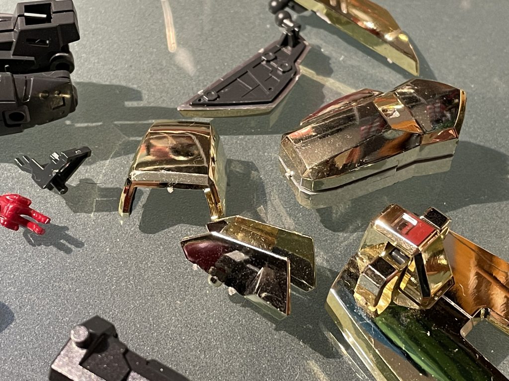 塗装しようと思い立ち、、バラバラに、