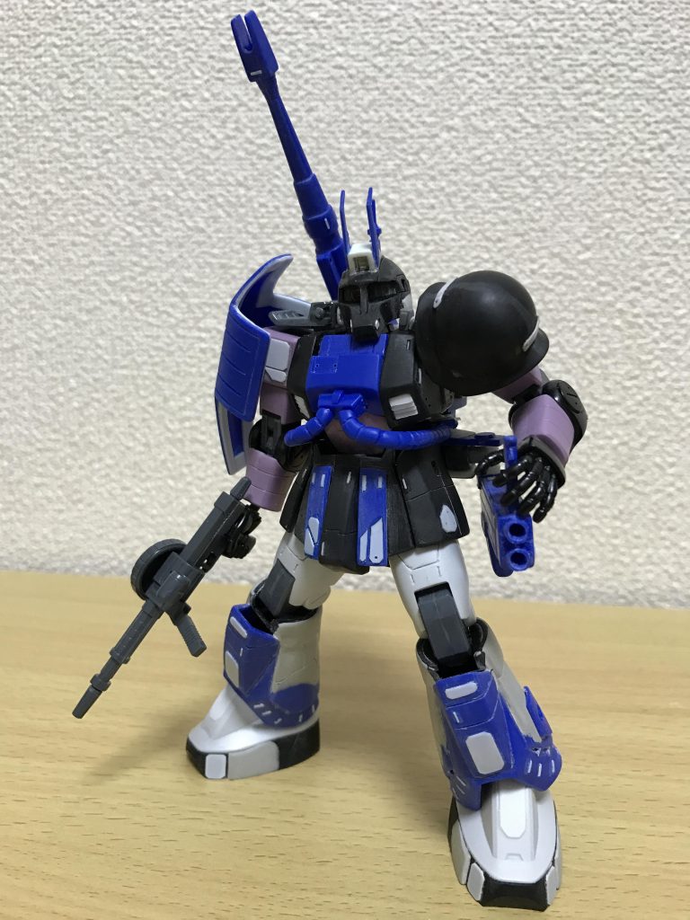 旧ザクHGとザクキャノン旧キットのニコイチです。