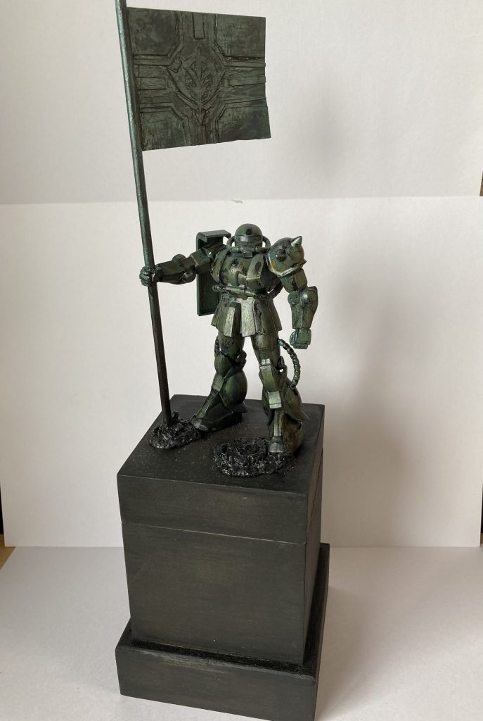 銅像ザクⅡ–2枚目/制作者：アイギスC型(パテ職人)