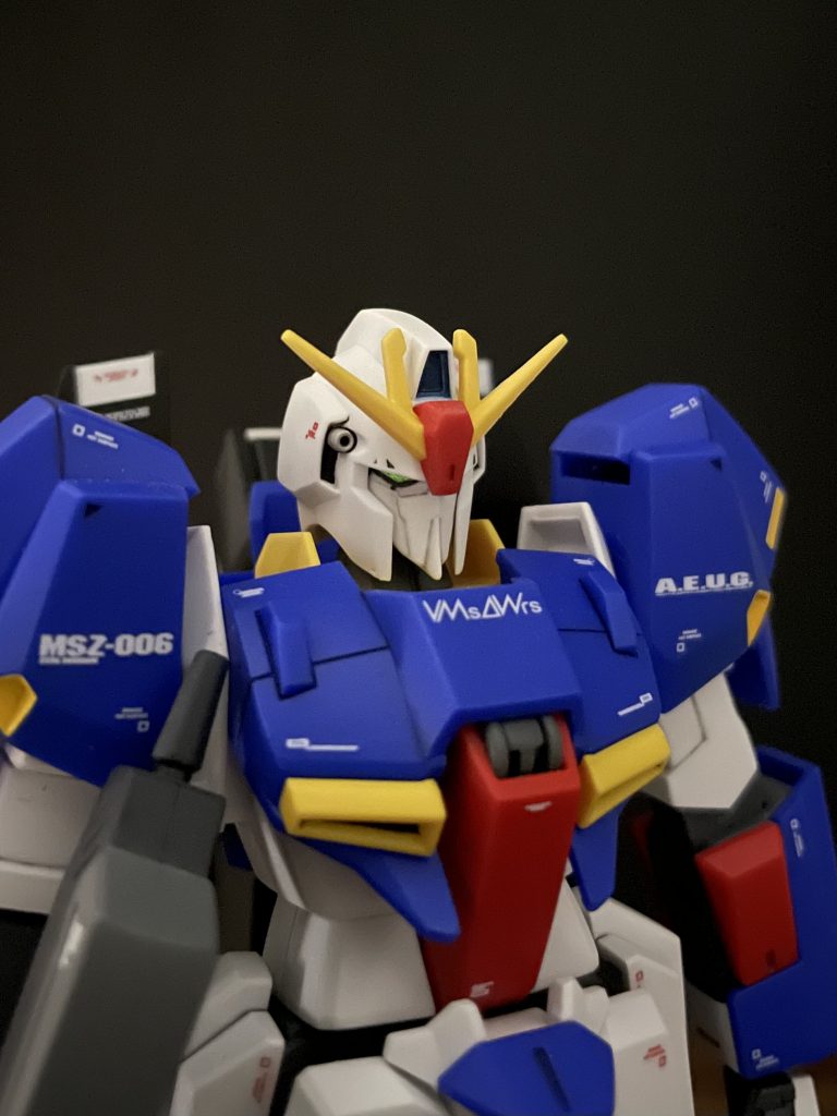 色んな作品を参考にデカールを沢山貼りました。