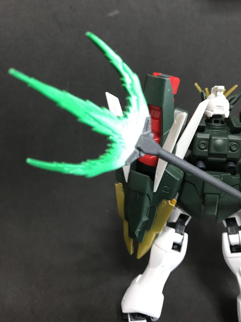 おまけビームトライデントはメタリックでグラデ塗装してあるのでライティングやピント次第では光る様に見えるのですがアピールショットではどれも光ってない…