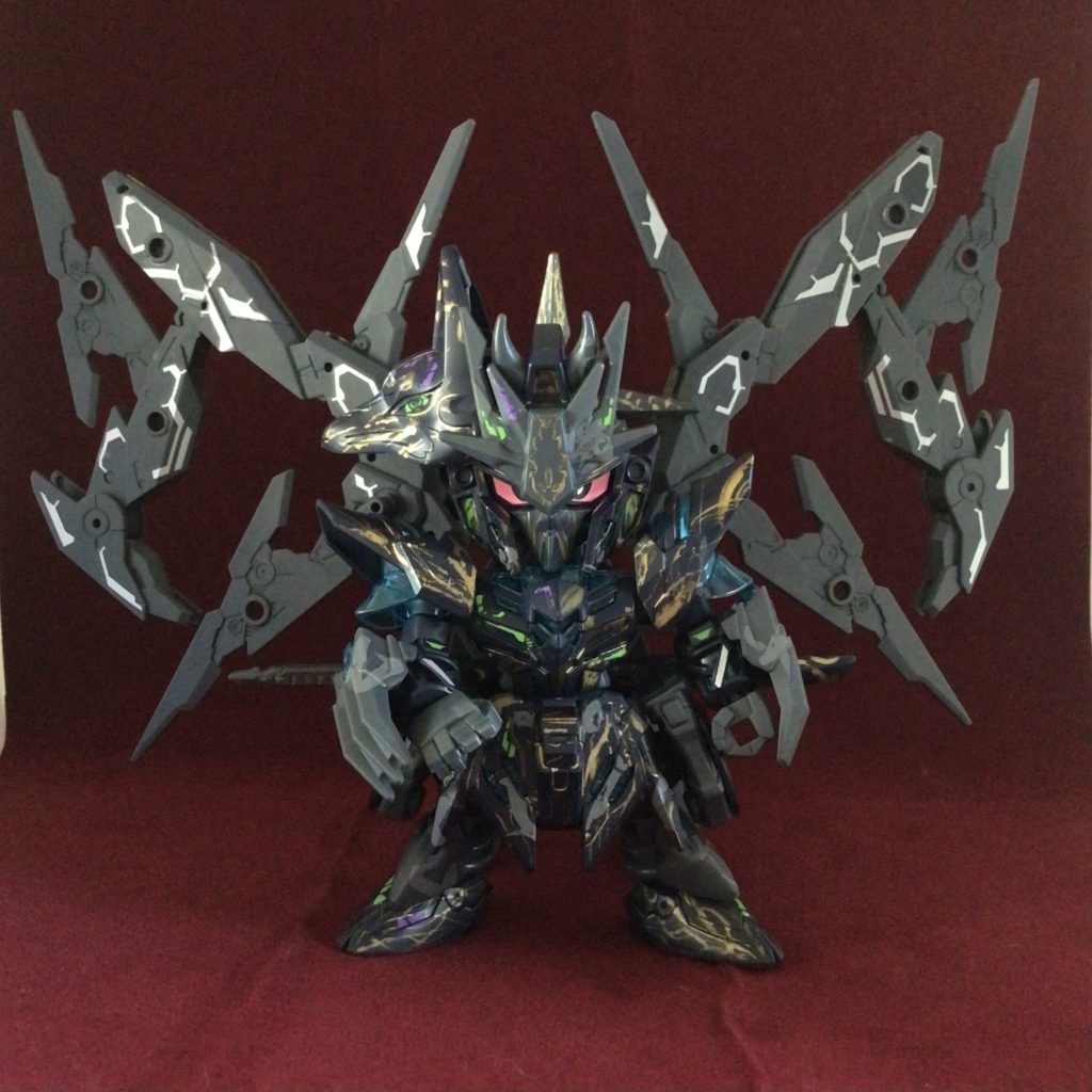 盛った設定です。背中の背負い物はわいばーんユニットとしました。わいばーんユニットは乗っ取り機能付き。トレジャーハンターガンダムXとご一緒し、わいばーんユニットを持ち出す際に背負って初回乗っ取り→暴れて→秘蔵の信長エピオンブロマイドで正気に。こちらは乗っ取り第一段階です。