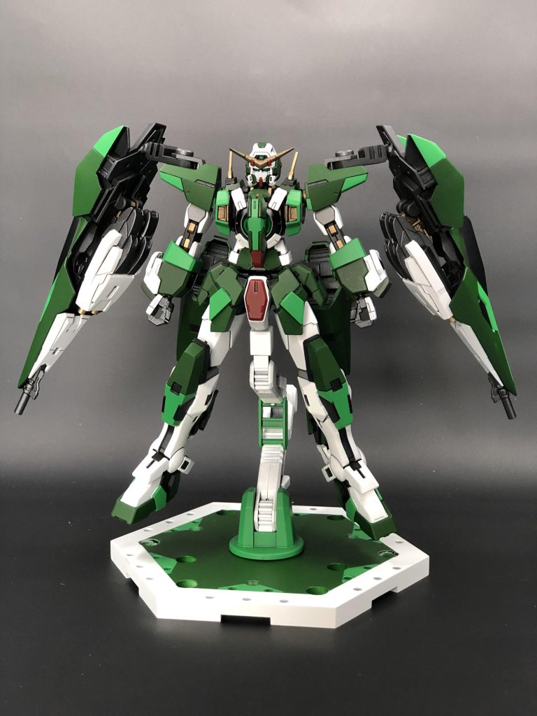 合体してシュトライヒデュナメスとなります。シュトライヒはドイツ語で一撃という意味があるそうです。狙撃で一撃で沈めるデュナメスにお似合いではないでしょうか。