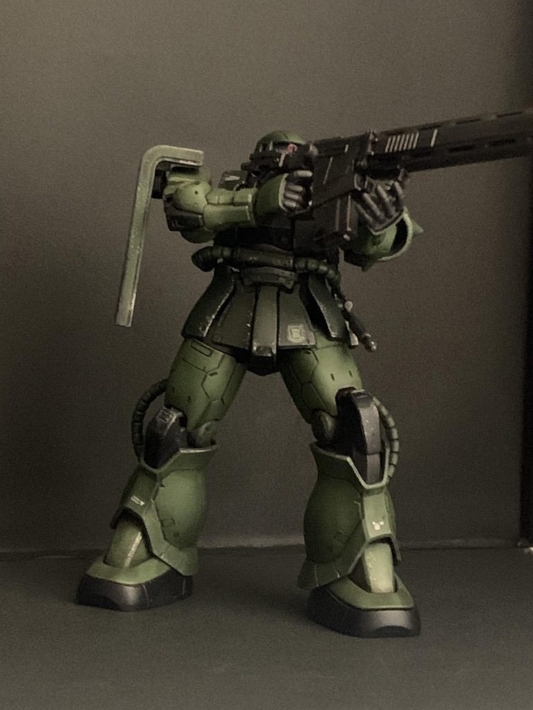 こうしてみると量産型ザクの緑カラーもかっこいいですね(^^) まだザクはMSVのシン・マツナガと黒い三連星、MSDザクハーフキャノン、ザクⅠと積んでますのでこれからもザクのコレクション増やして行きたいですね