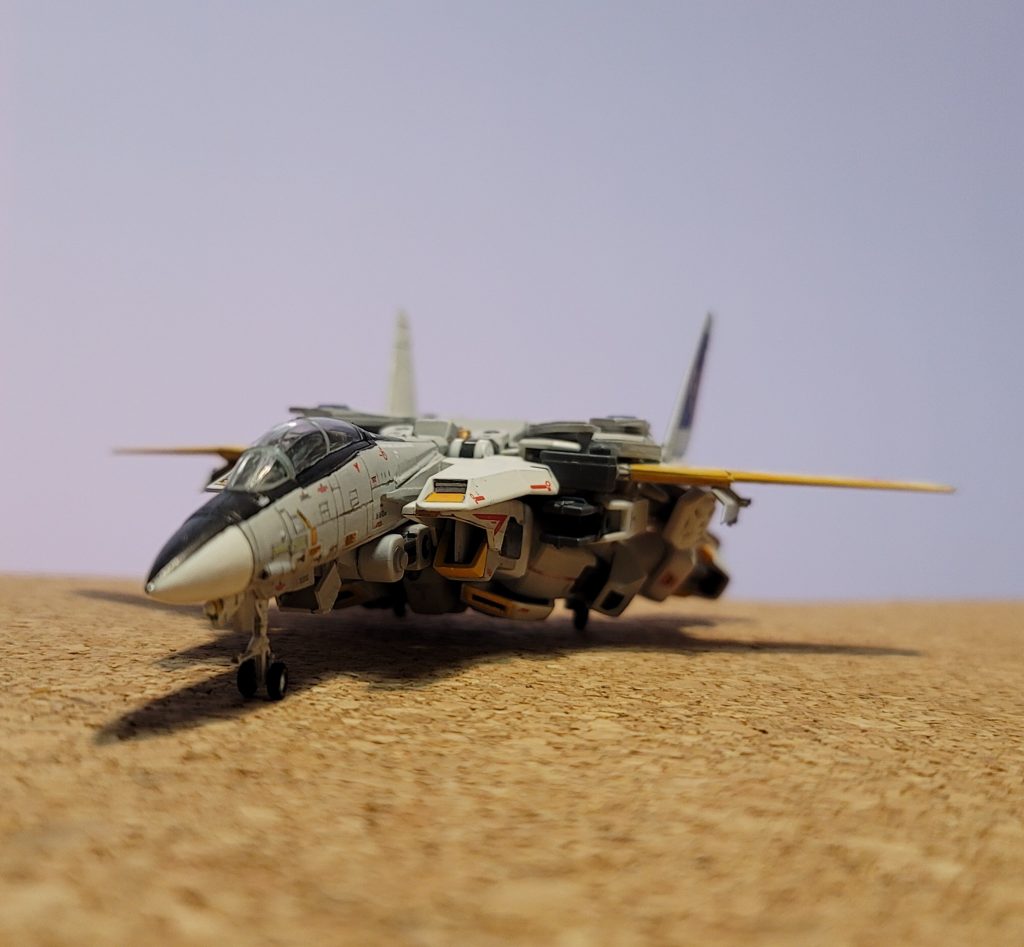 最後に今回の推しアングルからのショットでレビュー終了とさせて頂きます。ボリュームが増し増しレビューとなりましたが最後までご覧いただきありがとうございました。今回はプラ板工作がとても多く同じものを複製するときにどうしても寸法がずれてしまい上手くできませんでした。この辺りもっと練習しなくてはですね。後、更新速度が亀スピードで本当に申し訳ありません。せめて半年に1回くらいのペースで投稿出来れば。。。