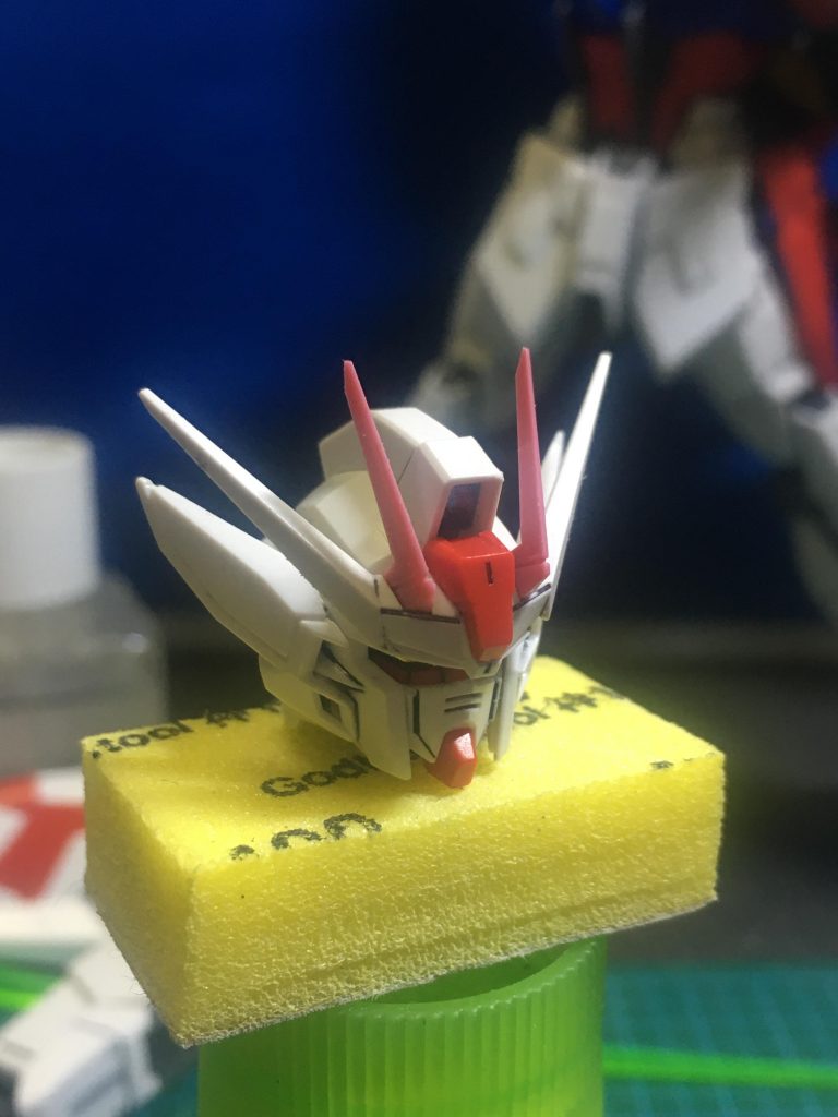 特徴的なウイングの耳パーツがストライクに合っていて簡単な改修で取り付ける事が出来ました