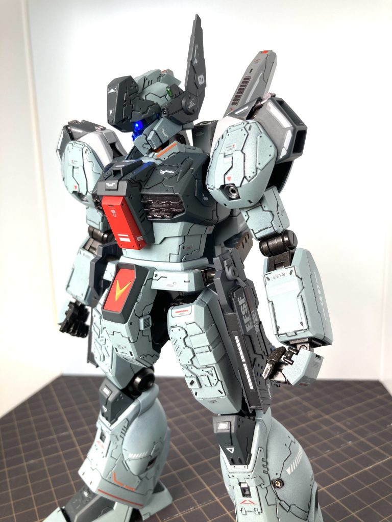 わかりづらいですが、初めて電飾にも挑戦しました!ミライトを仕込んでます!