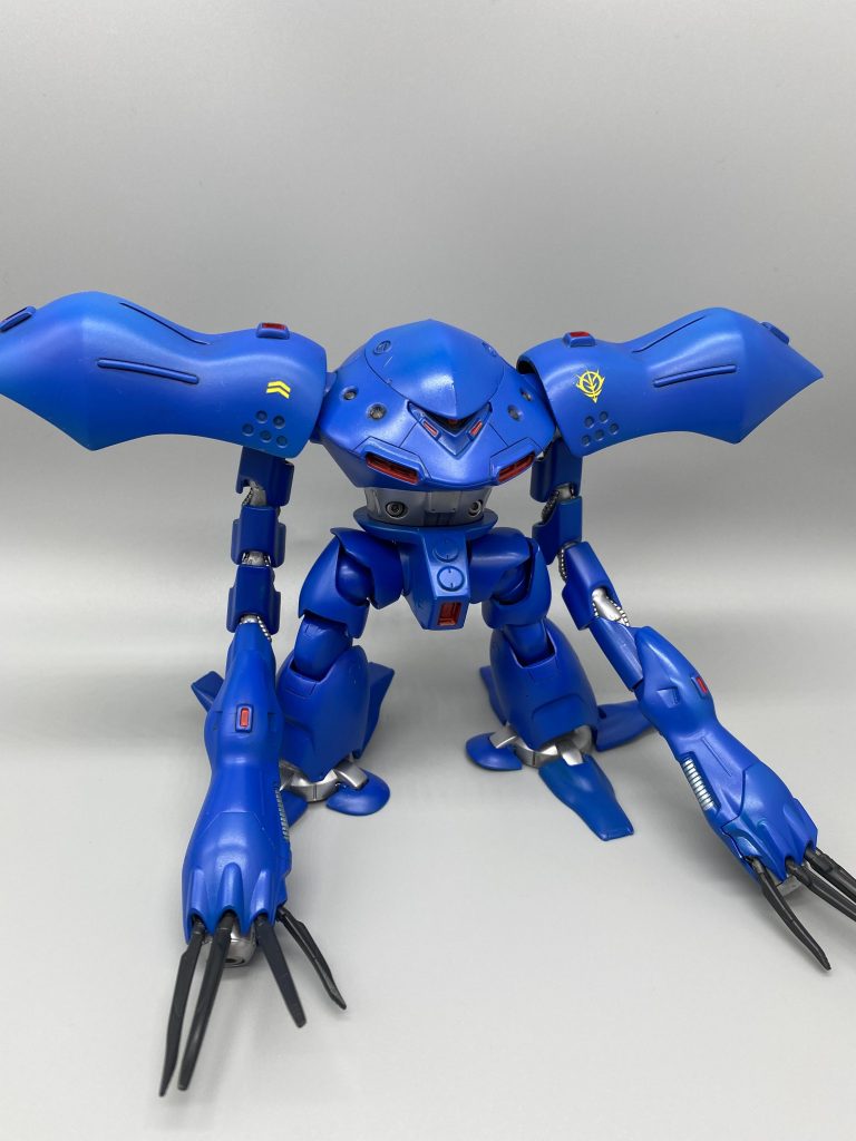 とにかく横幅がでかい!我が家のガンプラの中では一番目立ちます。