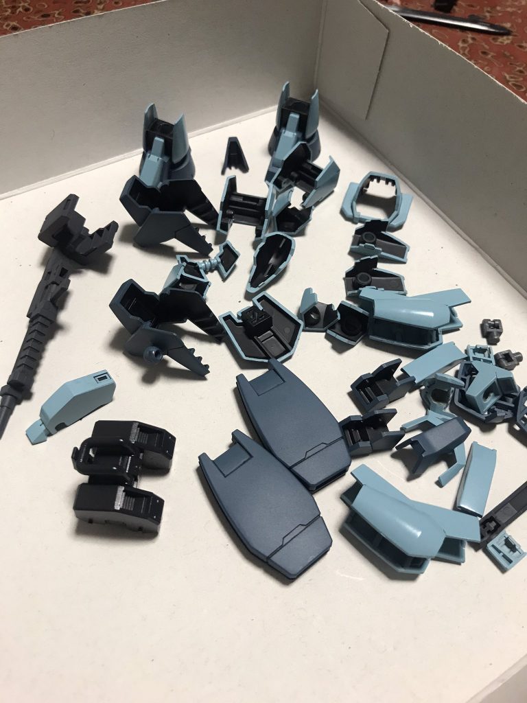 今回のカラーレシピ薄い青:Mr.カラー・エアスペリオリティーブルー濃い青:Mr.カラー・ミディアムブルー何れもピンク立ち上げです。 実はこの他にもグレイズ2体完成してますw余裕を見てUPして参りますので、見て頂けると幸いです♨️