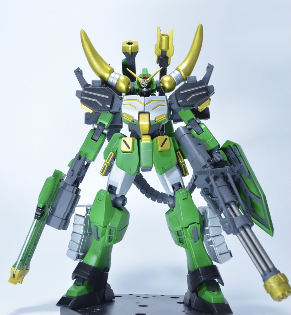 マグナギガをヘビーアームズ改造して作りました。角が大変でした、、、