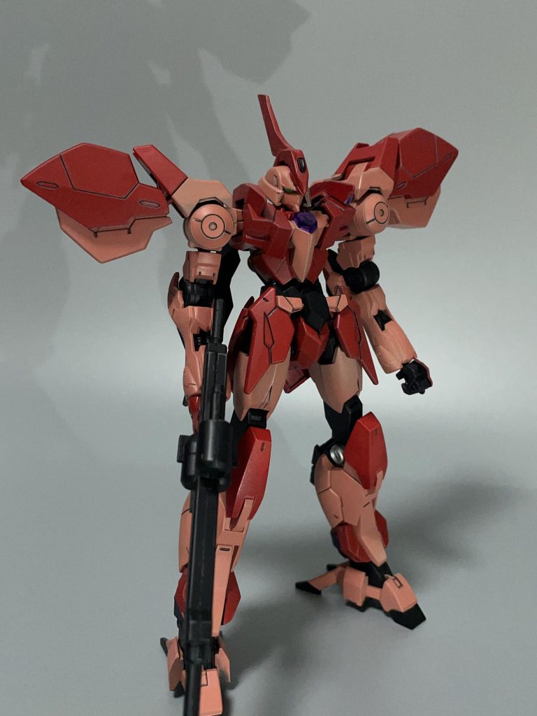 正面です!ガーベラテトラの肩を採用するつもりでしたが無かったのでグレイズアインで代用してみました!ちょっと大きいですがお気に入りです!