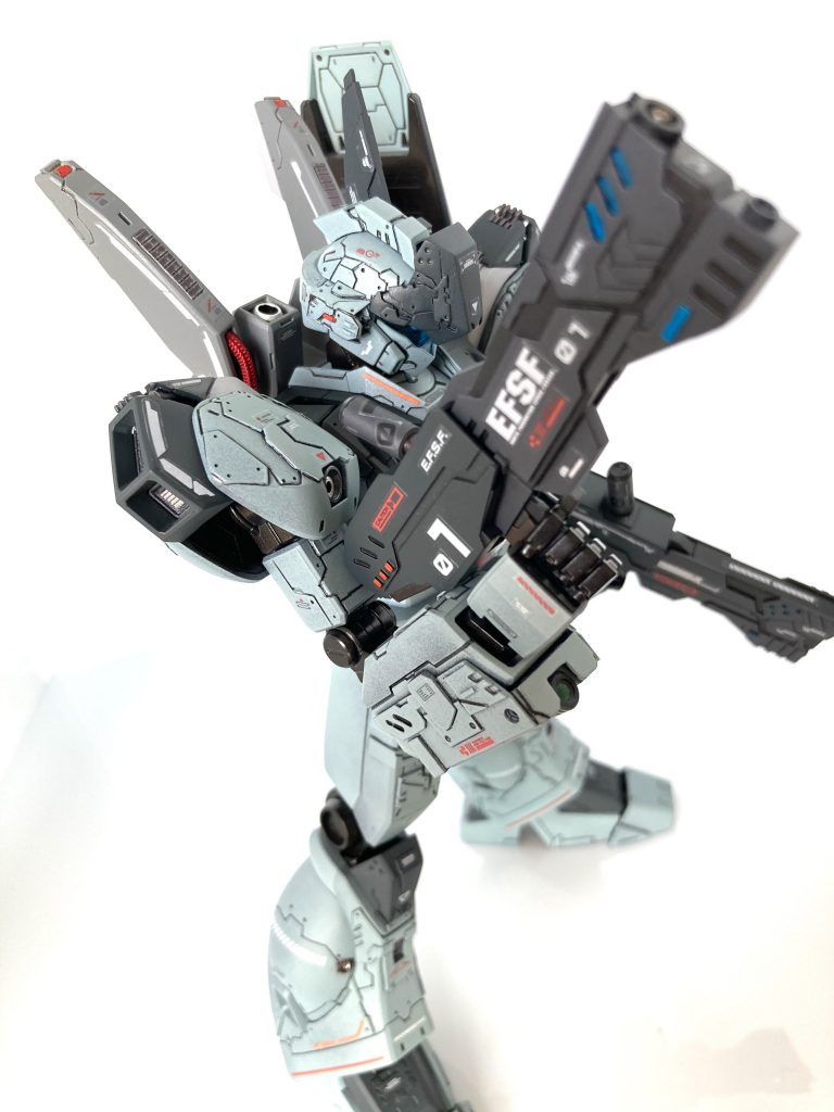 二丁で対になる武器のため、「01」と「02」の型番つけてます。安易ですね。