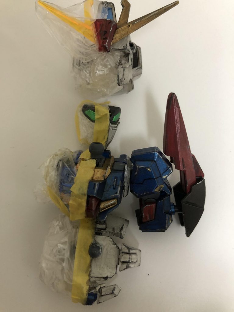 左側半分をラップに包み汚れ防止。