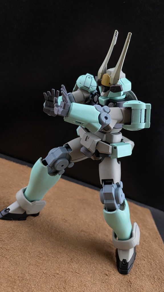 　噂によると、生身でMSとやり合えるとか…。「いえいえ、さすがに素手では無理ですよ…」ﾒｶﾞﾈｷﾗﾝ