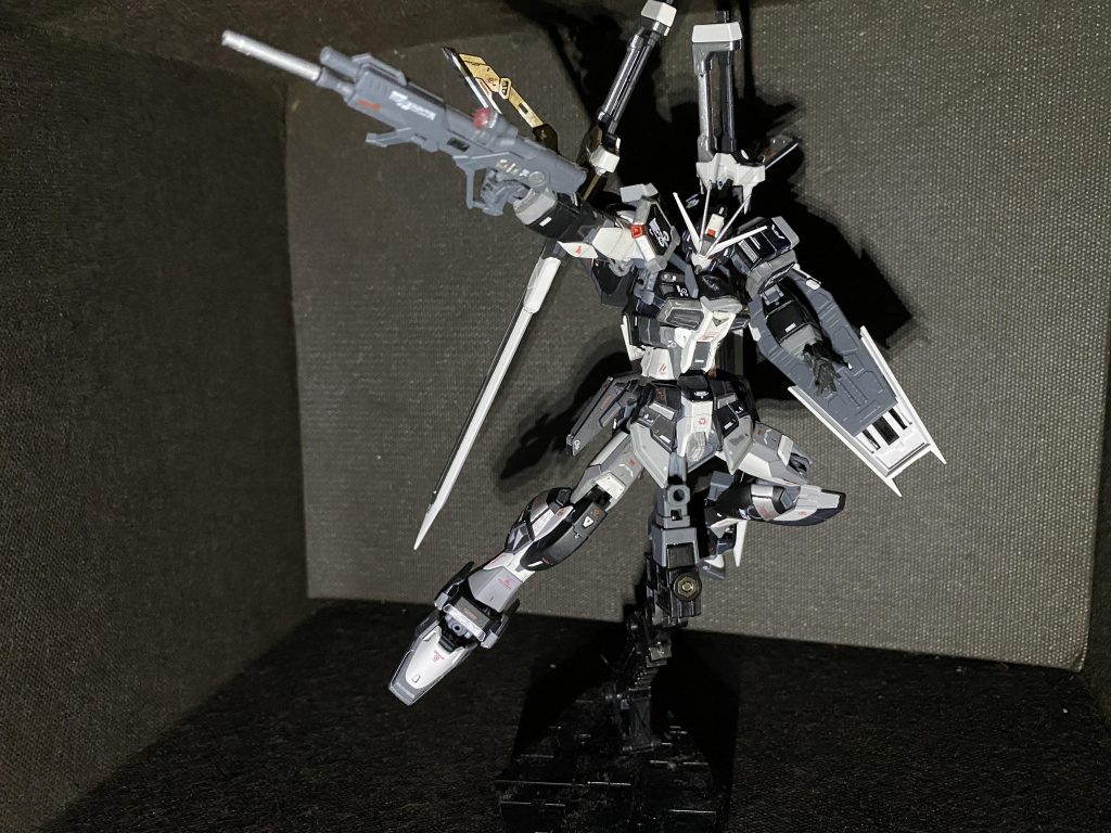 この状態で前作のアトラスと対をなして飾っております✨モノトーンシリーズ、また増やしていこう👏特に変わったことはしてないのでこのカラーリングが気に入ったらいいね貰えると励みになります🙇♂️