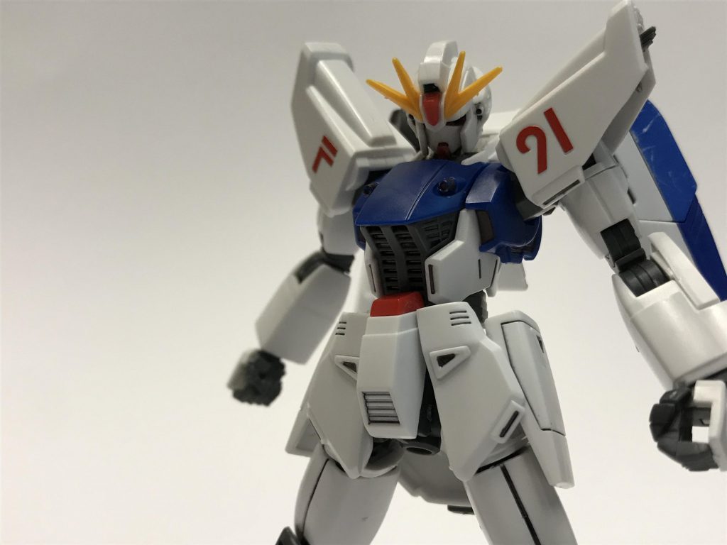 頭部はストライクガンダムのパーツを一部使用。ストライク万歳🙌