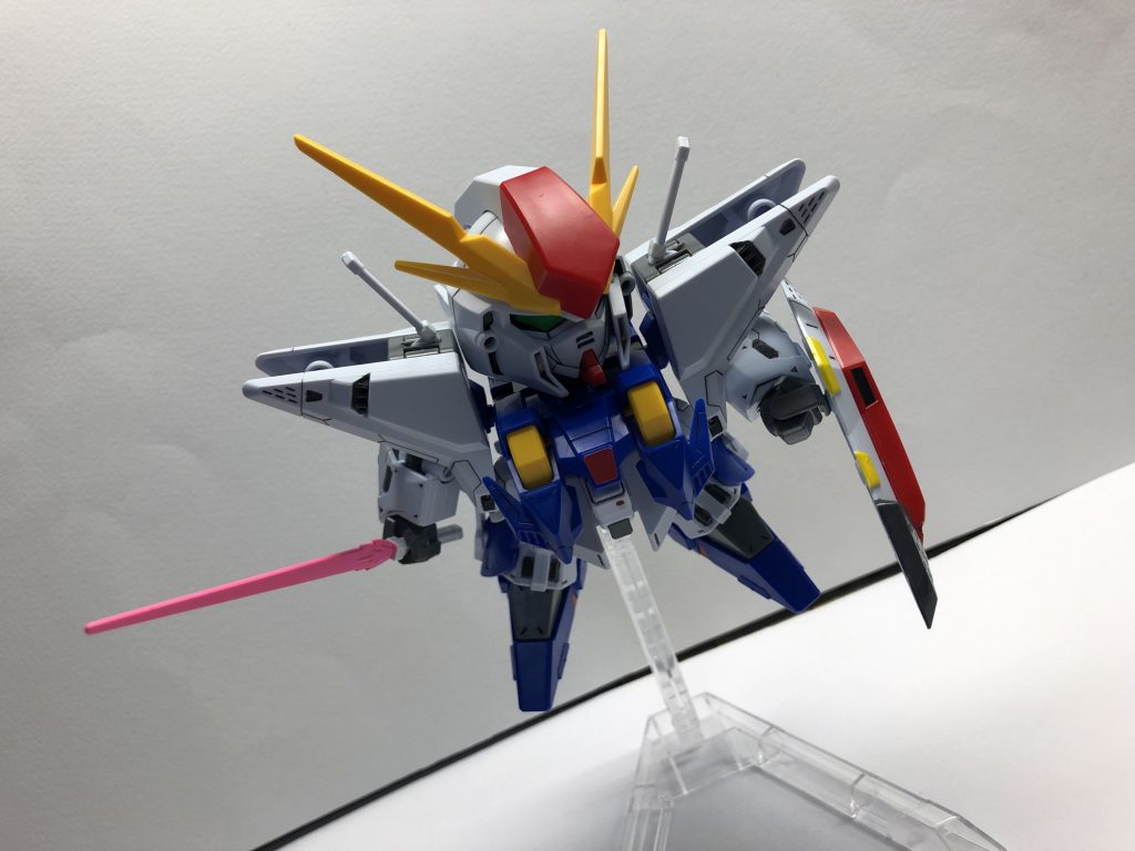 ビームサーベルはピンク色にしました。