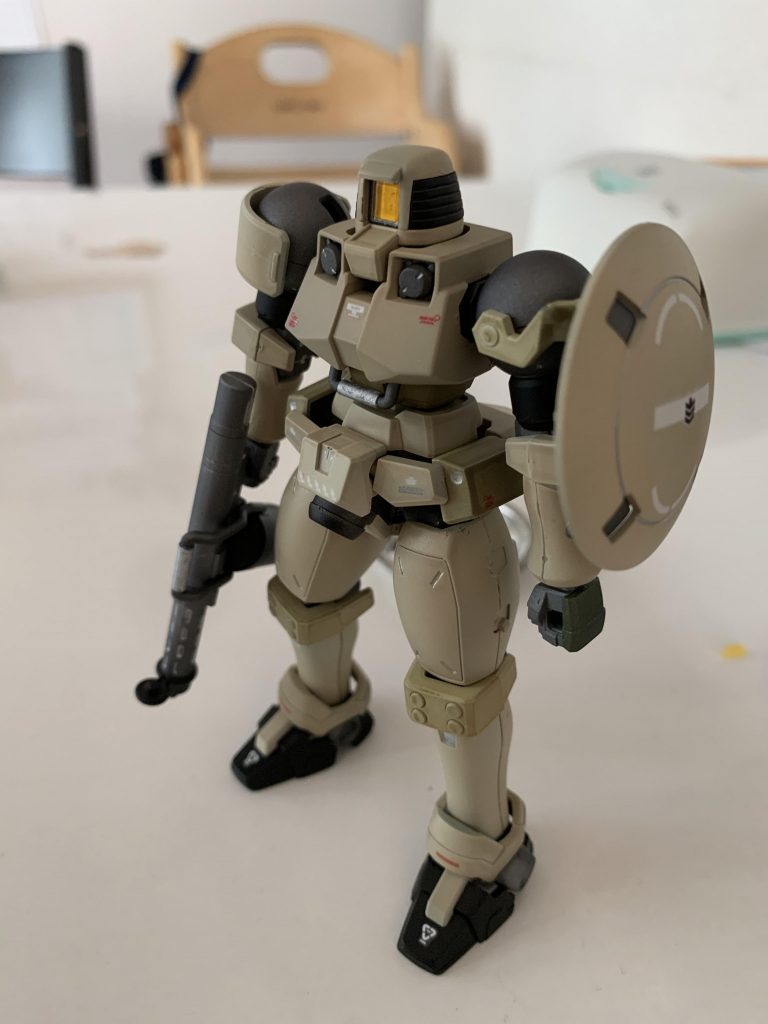 ウェザリング前のショット。どうせウェザリングするし…という事で結構荒めに塗装してます